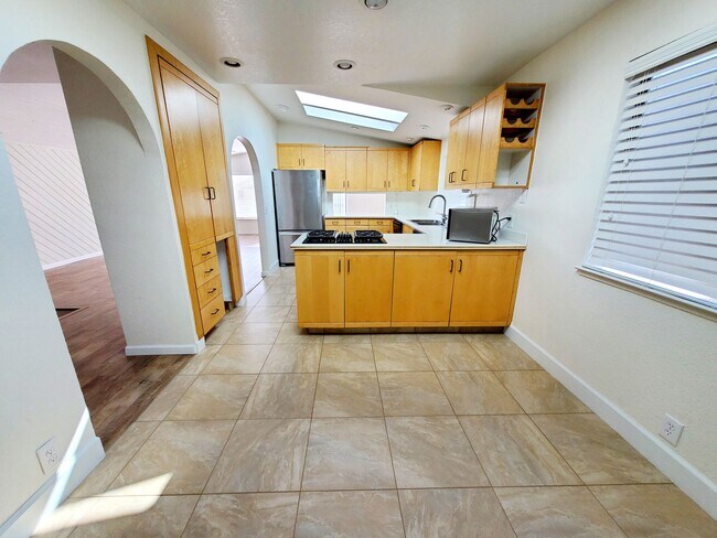 Foto del edificio - Updated 3bd/2ba House One Block from Ocean...