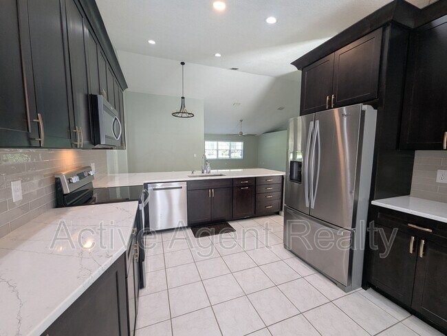 Foto del edificio - 1570 N Foxboro Loop