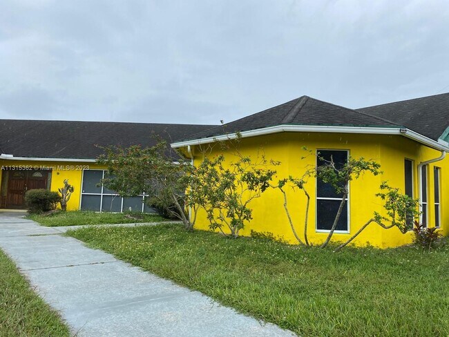 Foto del edificio - 6751 SW 185th Way