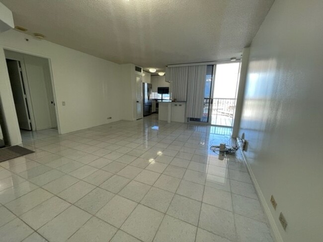 Foto del edificio - Honolulu Park Place - 2 Bedroom, 2 Bathroo...