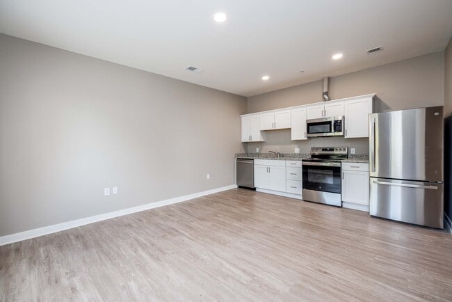 Building Photo - 5 Chestnut St