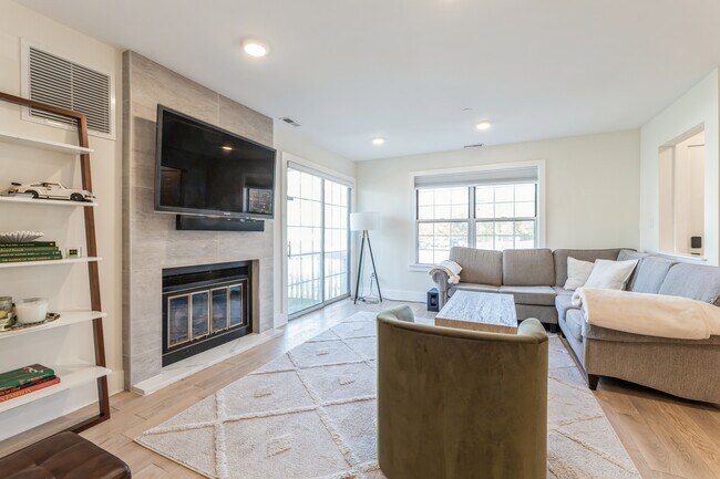 Building Photo - 24 Mallard Ct
