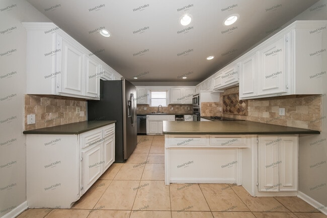 Building Photo - 2208 Brookhaven Ct