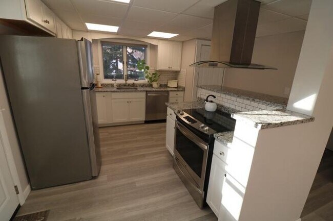 Building Photo - 1 bedroom in Gloucester MA 01930