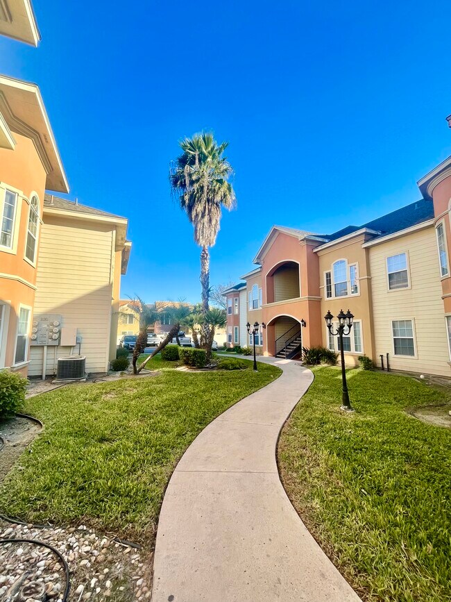 Redwood Apartments Apartments at 1001 E Fren Ave McAllen, TX