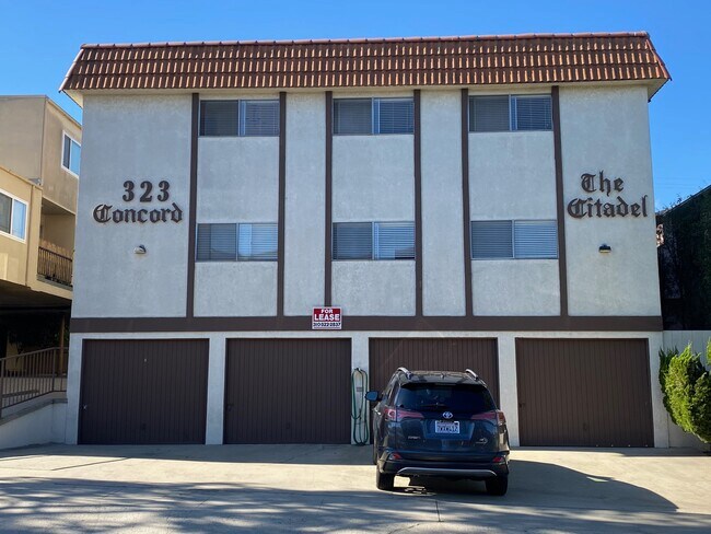 Building Exterior - 323 Concord St
