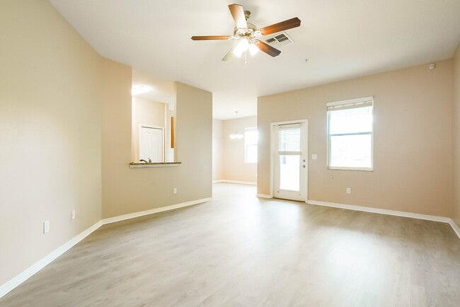 Building Photo - 15509 Oxley St