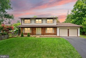 Building Photo - 8902 Huxley Ct