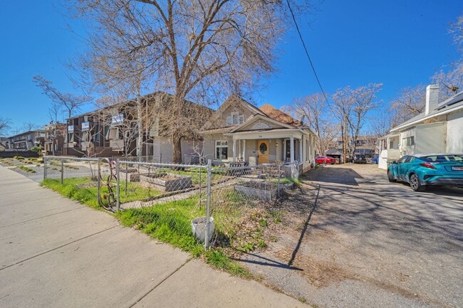 Building Photo - 712 S 900 E