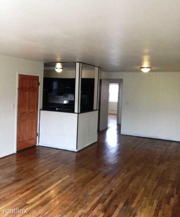 Building Photo - 2 br, 1 bath Apartment - 1 Paerdegat 4th St