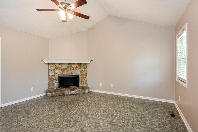 Building Photo - 3760 Cherokee Overlook Dr