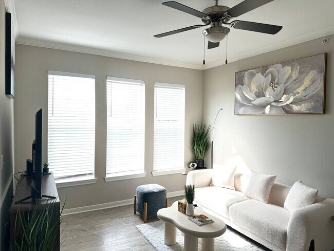 Building Photo - 10333 Research Forest Dr