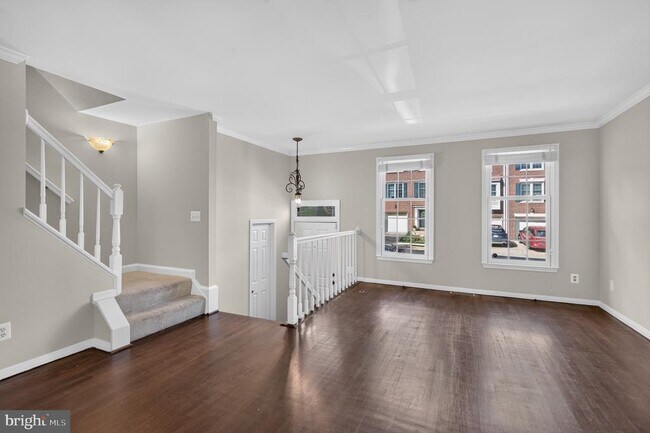 Building Photo - 341 S Pickett St