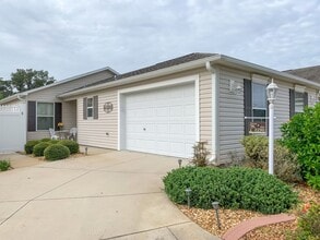 Building Photo - 2290 Nackman Pl