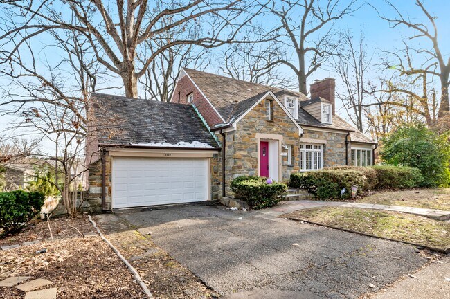 Foto del edificio - 5325 Chevy Chase Pky NW