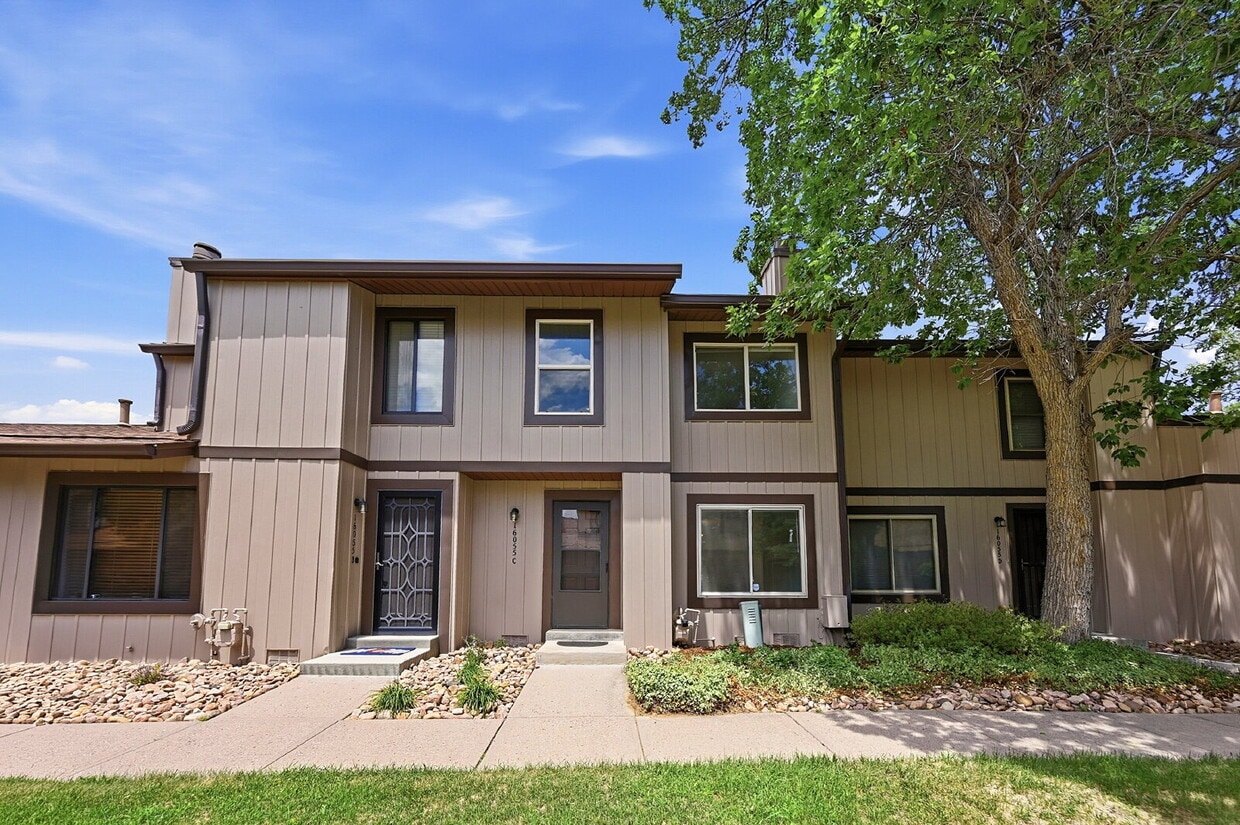 $2,240.95, 2-bed, 2-bath in Aurora with in Unit Laundry! - $2,325.95, 2-bed, 2-bath in Aurora with in Unit Laundry!