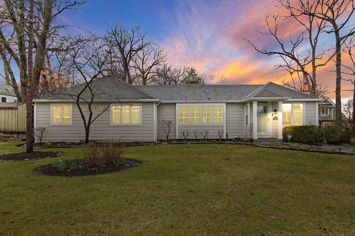 Foto del edificio - Lake Geneva Retreat w/ Pier Access & Fire Pit Available for Monthly & Mid-Term Rentals