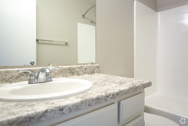 2BR, 2BA-883 SF - Cordova Park