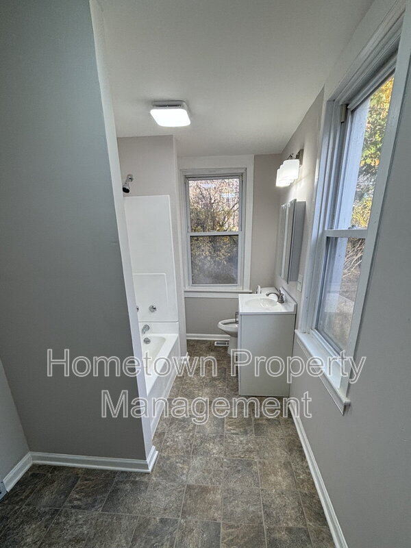 Foto del edificio - 2689 Strickhouser Rd