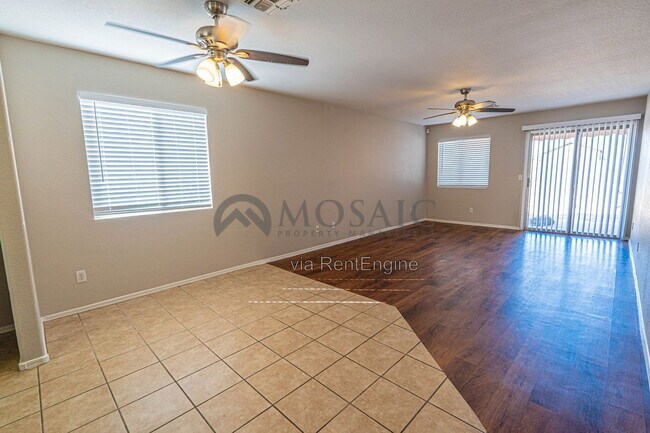 Building Photo - 1158 E Silversmith Trail