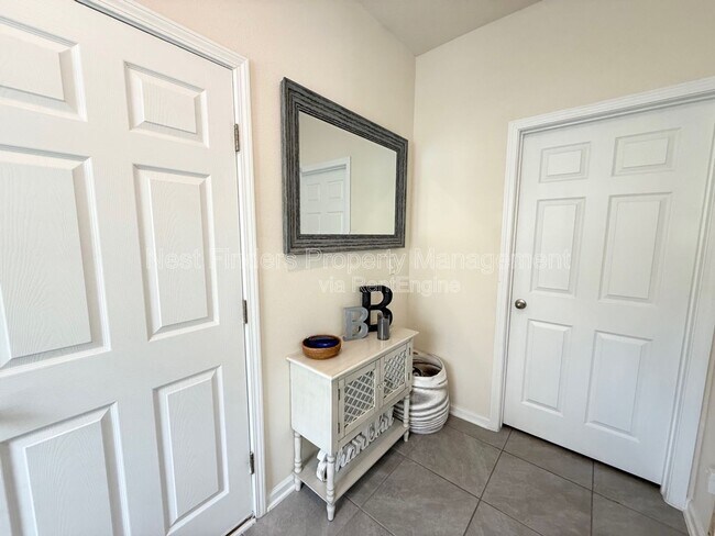 Foto del edificio - 592 Coastline Wy