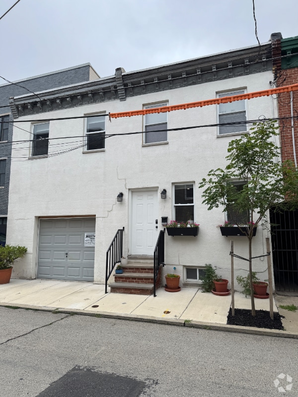 Building Photo - 1221-1223 Annin St
