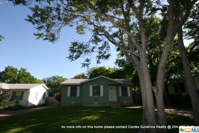 Foto del edificio - 118 E Fowler Ave