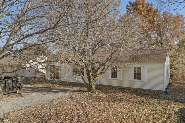 Building Photo - 15015 White Ave