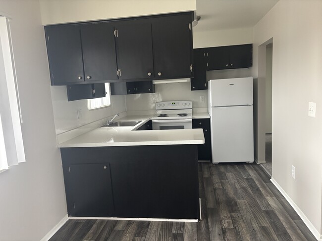 Building Photo - Rivercrest Apartments