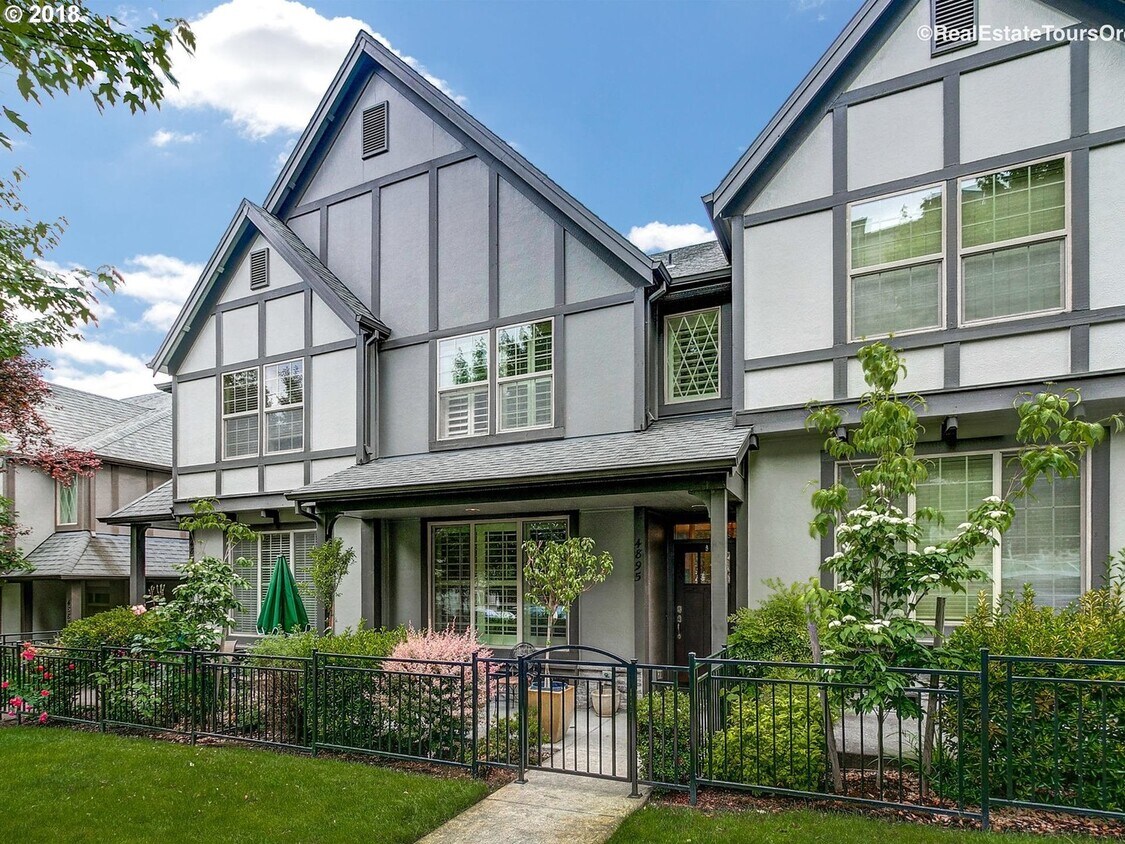 Primary Photo - Amazing Location in NW Portland! Gorgeous ...