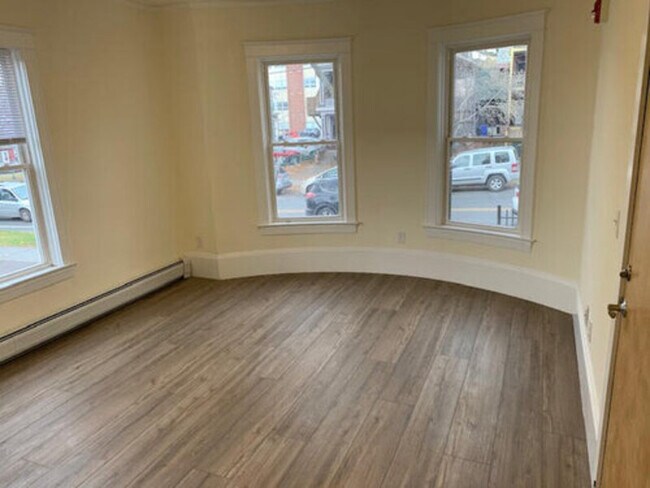 Foto del edificio - 323 Pearl St