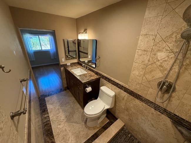 Building Photo - 2434 Red Pine Dr