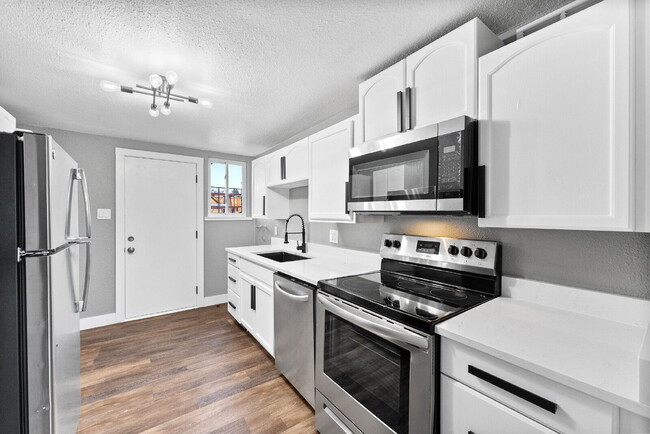 Building Photo - 1100 Rosemary St