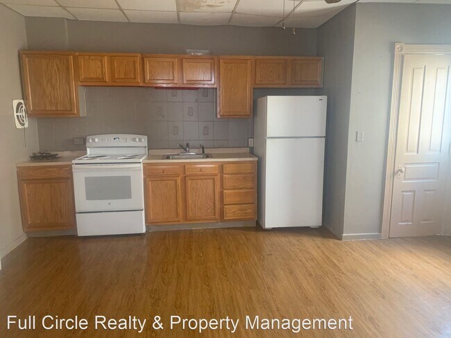 Building Photo - 4 br, 1.5 bath House - 635 Green Street