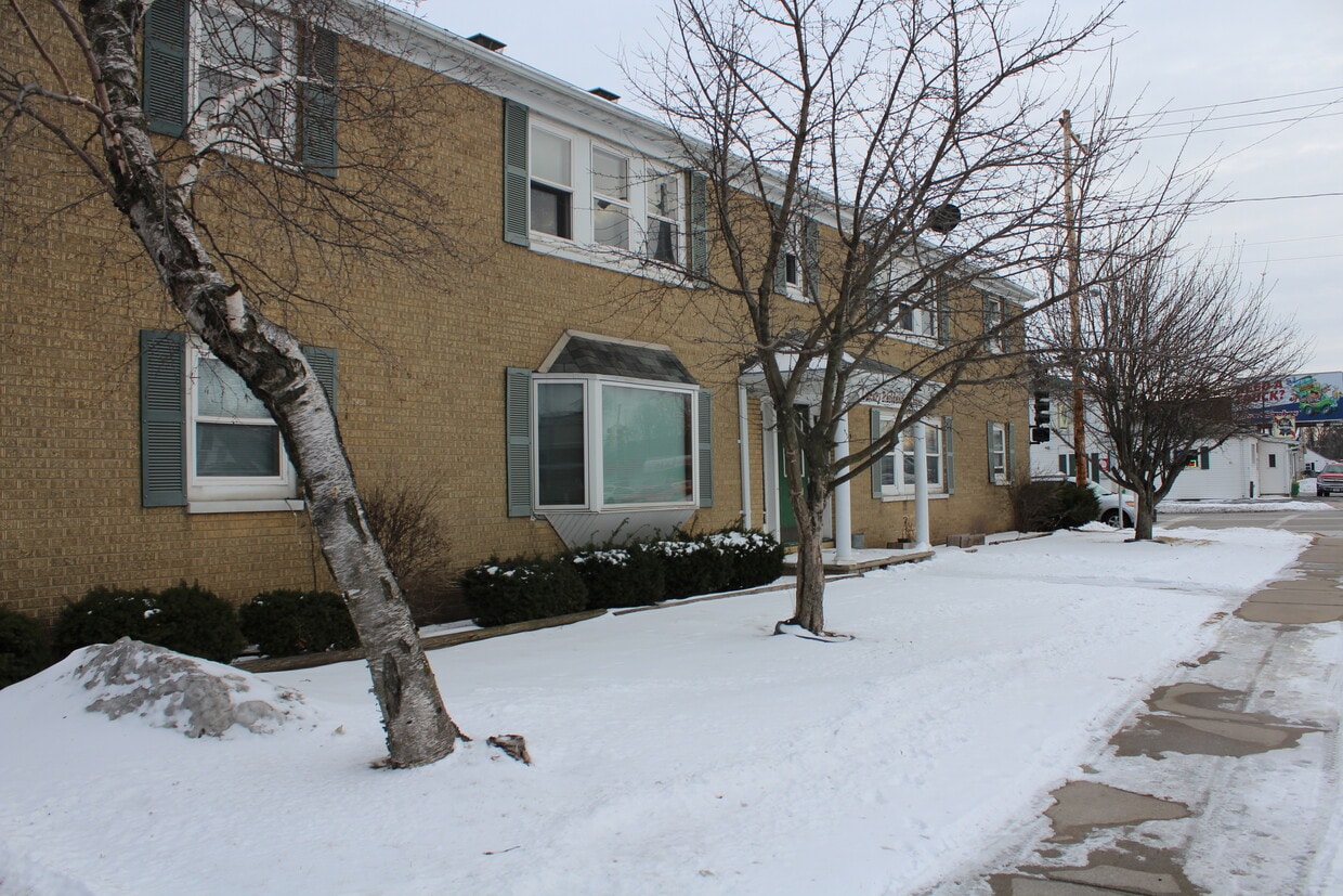 Primary Photo - 525 Bellevue St
