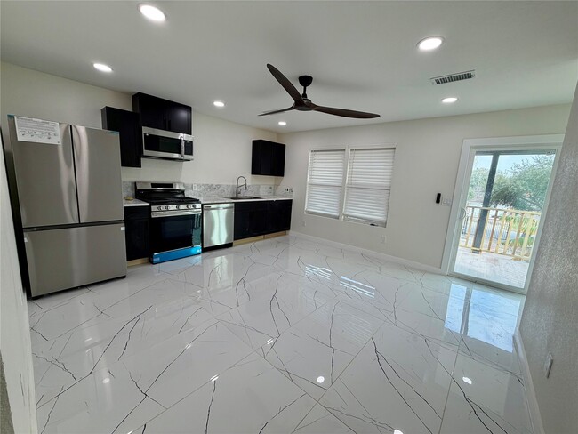 Building Photo - 4607 Billingsley St