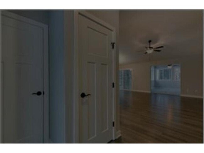 Building Photo - 316 Evergreen Dr