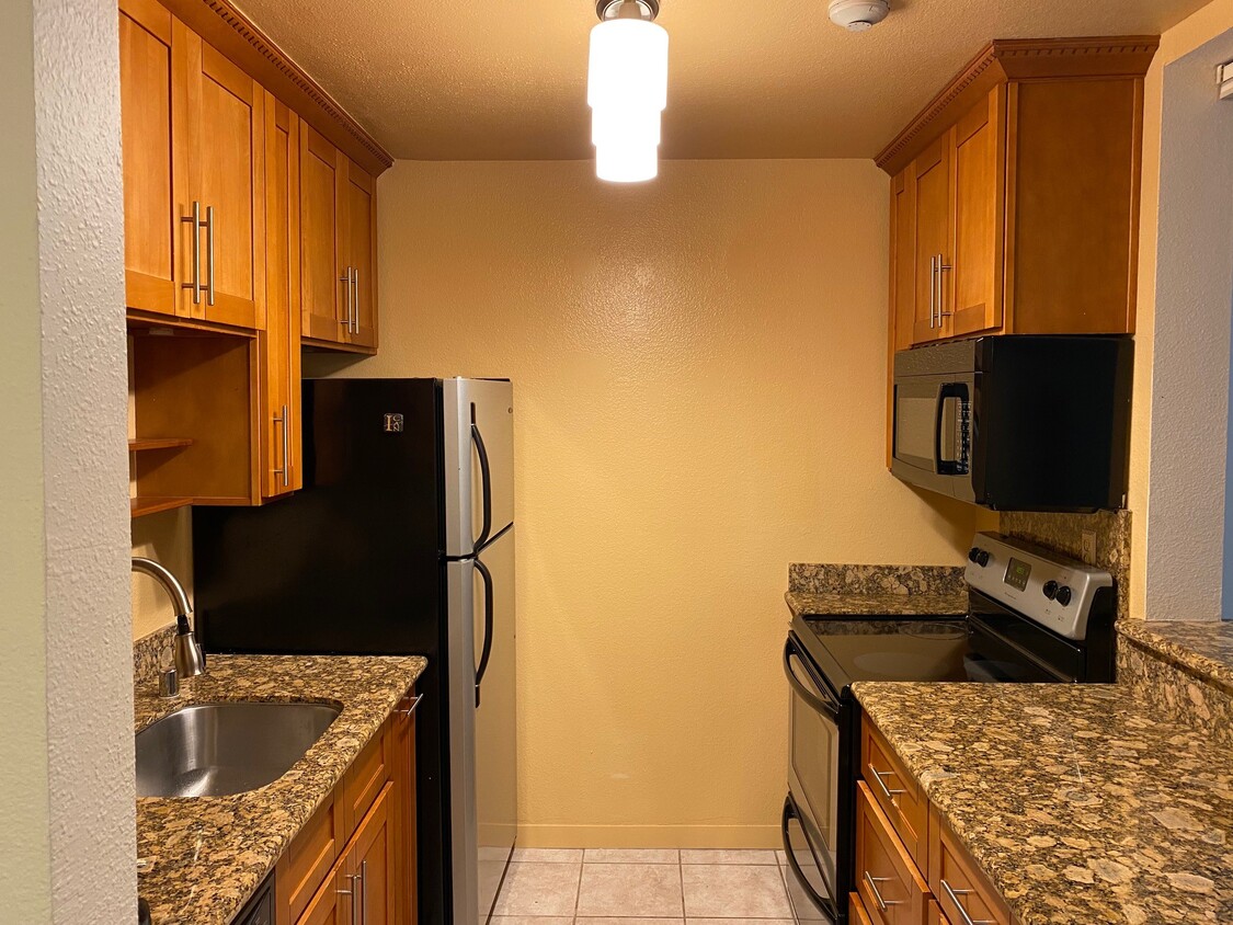 260 Perkins St Unit 1C, Oakland, CA 94610 Condo for Rent in Oakland