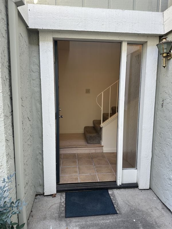 Building Photo - 101 Redding Rd