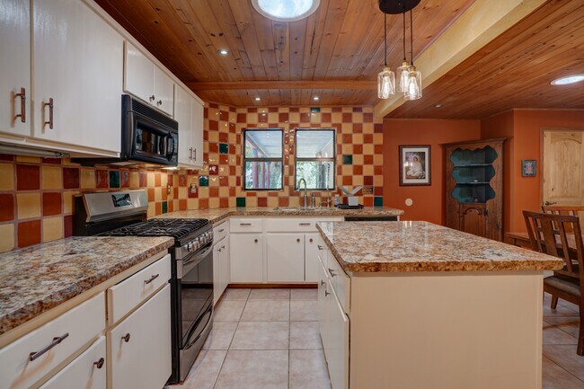 Foto del edificio - 1825 Vanderhoef Ln