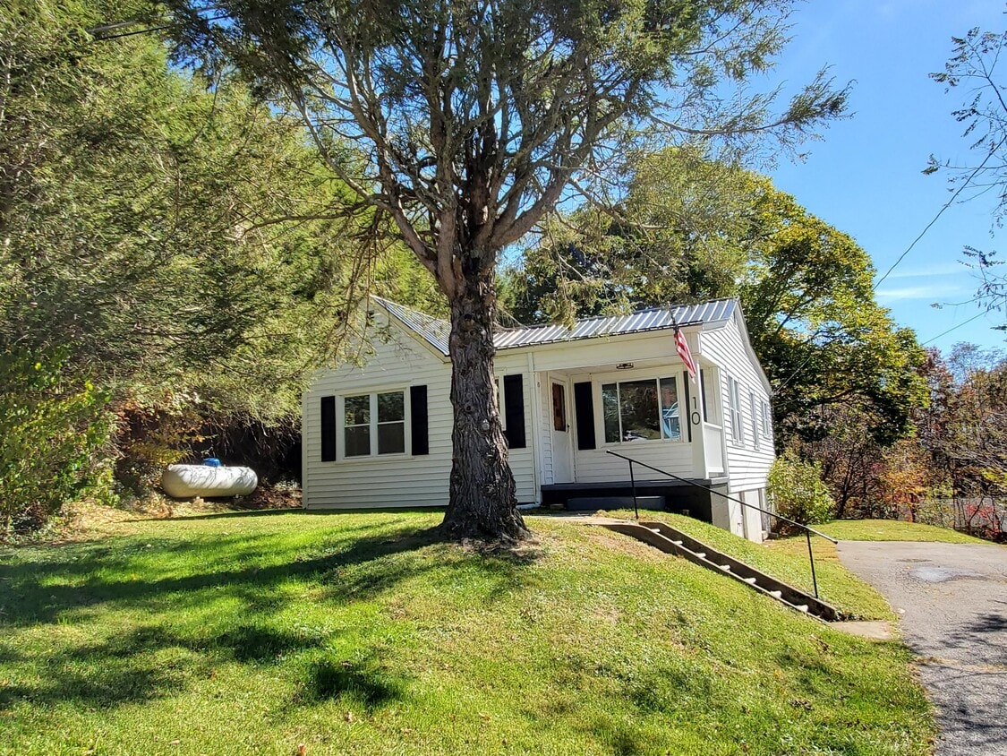 Photo - 10 E 6th St (West Jefferson, NC)