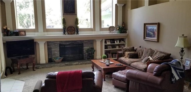Foto del edificio - 5114 Sylvan Oaks Dr