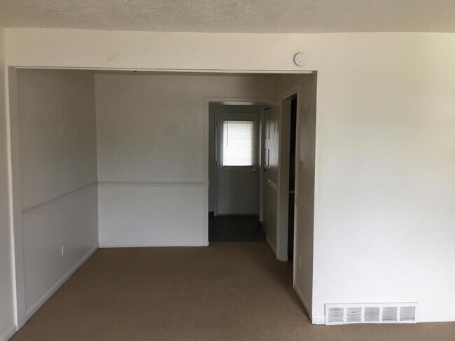 Foto del edificio - 376 E. Market St. Mercer, Pa 16137