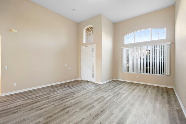 Foto del edificio - 2731 Sand Arbor Cir