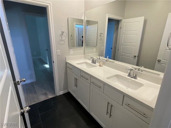 Foto del edificio - 600 Carriage Hill Dr