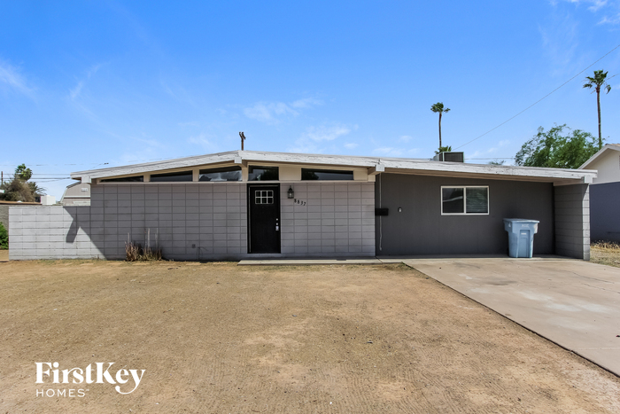 Primary Photo - 8837 N 37th Ave