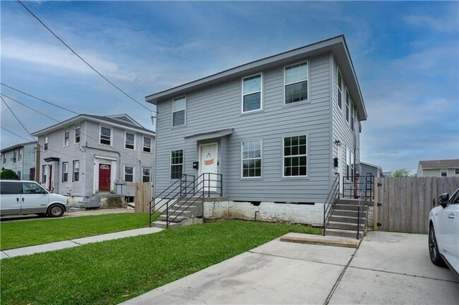 Building Photo - 6228 Waldo Dr