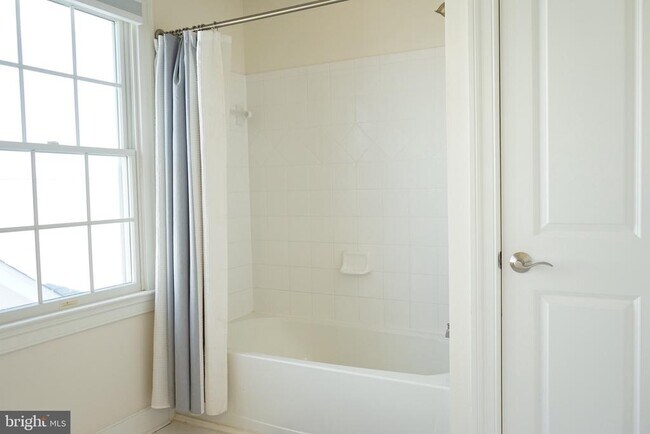 Foto del edificio - 3937 Addison Woods Rd