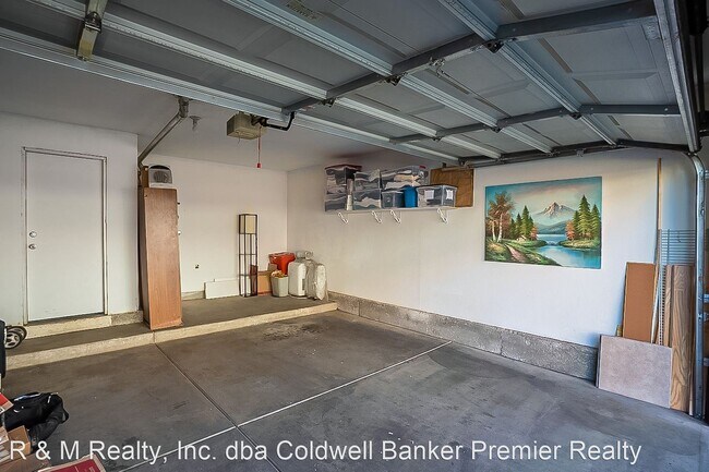 Foto del edificio - 2 br, 2 bath House - 2995 E. Sunset Rd. #210H