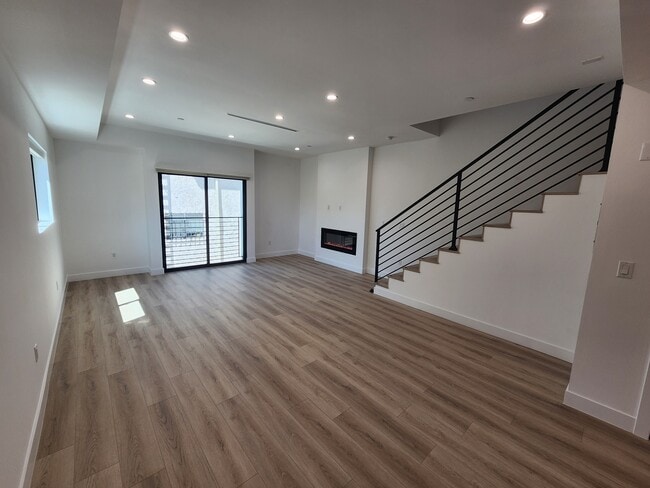 Foto del edificio - 6061 Fulton Ave